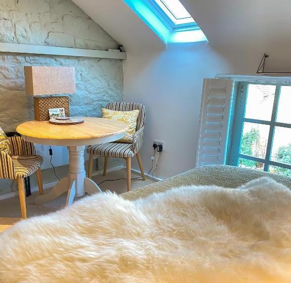 Номер Deluxe, The Loft In The Malt Barn Chipping Campden