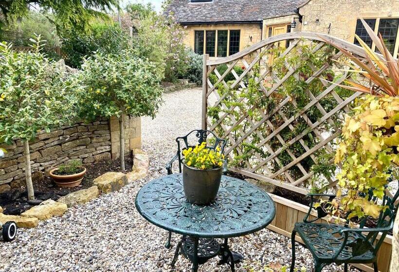 Номер Deluxe, The Loft In The Malt Barn Chipping Campden