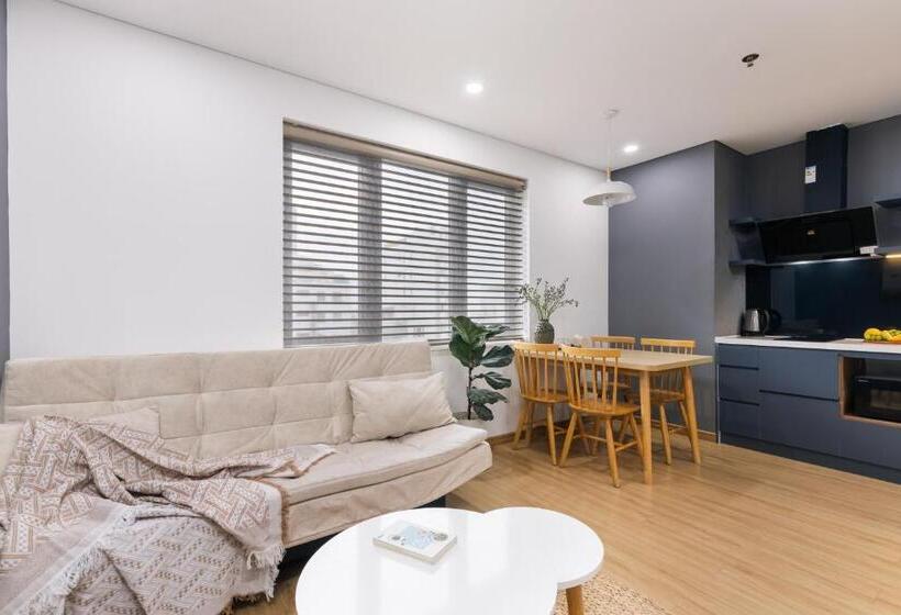 سوییت لوکس, Lagom Apartment And