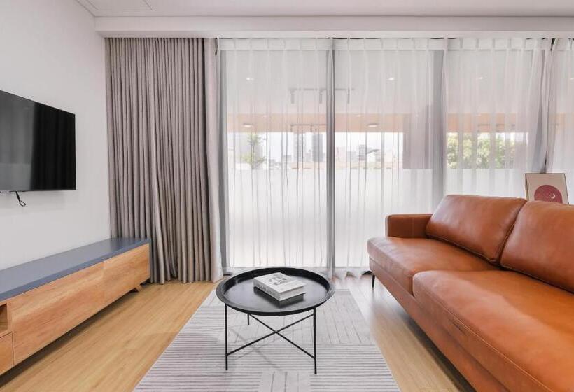 استودیوی سوپریور, Lagom Apartment And