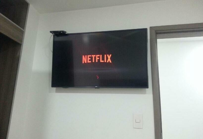 标准单人间, En Bogota Fontana Di Trevi