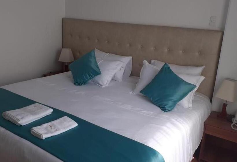 标准间, En Bogota Fontana Di Trevi