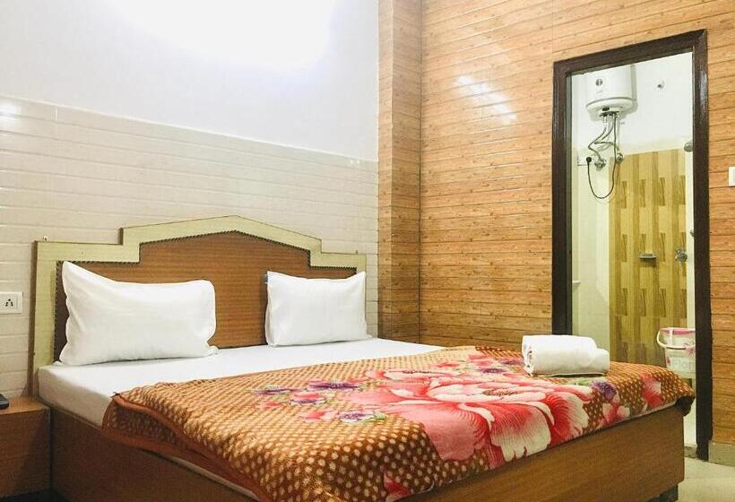 اتاق استاندارد, Trimrooms Shree Mata Palace, Katra Bus Stand