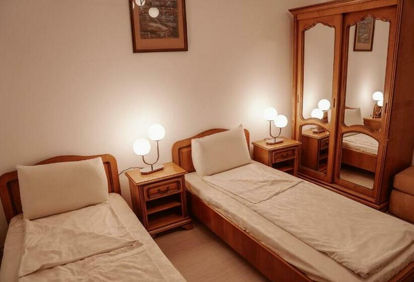 침실 2개 아파트, Escape Pensiune