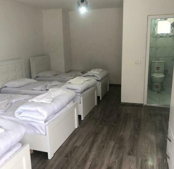 اتاق خانوادگی, Bujtina Brahim Selimaj