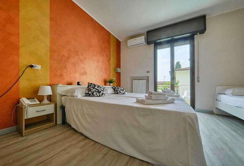 수피리어 트리플 룸, Vittoria