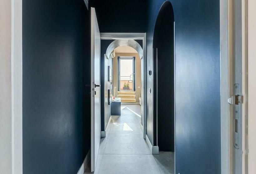 آپارتمان 1 خوابه با تراس, Vivilo Roma Trevi   Luxury Experience   Private Jacuzzi On Terrace   Insane View