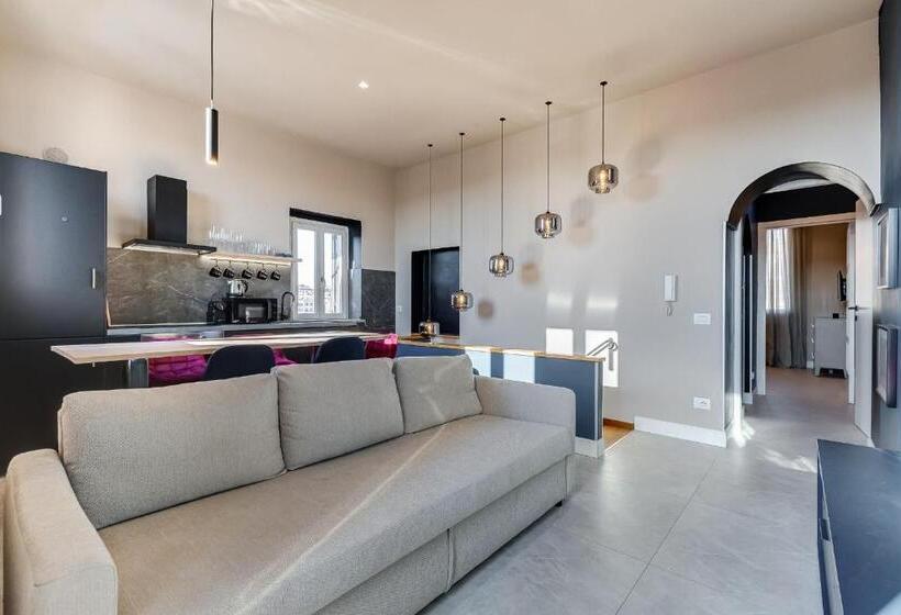 آپارتمان 1 خوابه با تراس, Vivilo Roma Trevi   Luxury Experience   Private Jacuzzi On Terrace   Insane View