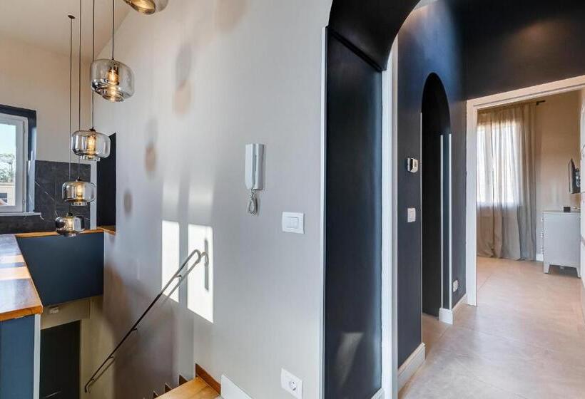 آپارتمان 1 خوابه با تراس, Vivilo Roma Trevi   Luxury Experience   Private Jacuzzi On Terrace   Insane View