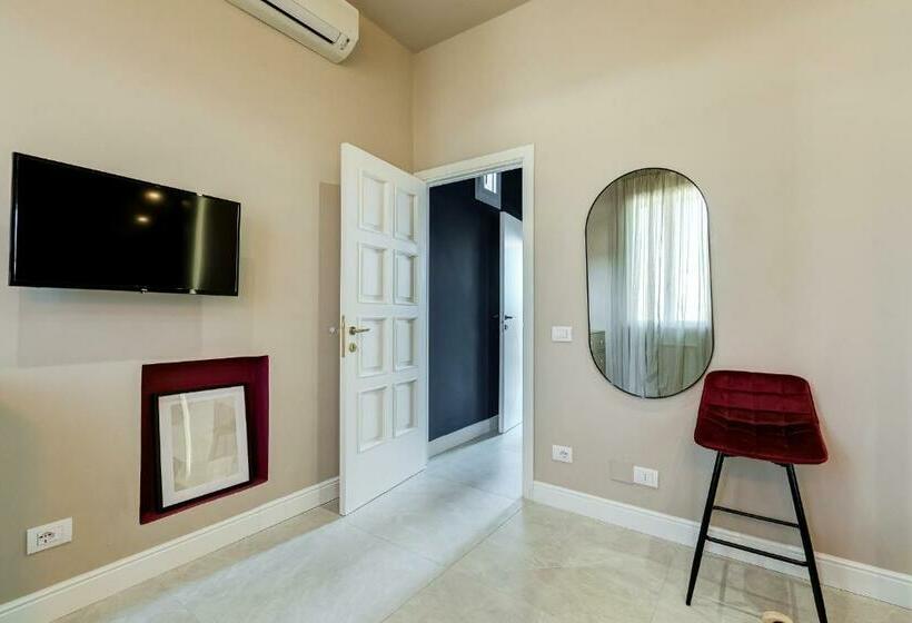 آپارتمان 1 خوابه با تراس, Vivilo Roma Trevi   Luxury Experience   Private Jacuzzi On Terrace   Insane View