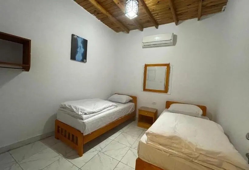 اتاق استاندارد با سرویس بهداشتی مشترک, Auski Hostel Dahab