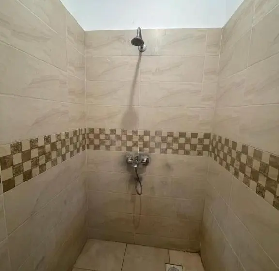 اتاق استاندارد چهارنفره با سرویس بهداشتی مشترک, Auski Hostel Dahab