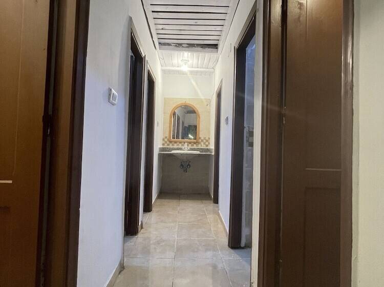 اتاق استاندارد یک نفره, Auski Hostel Dahab