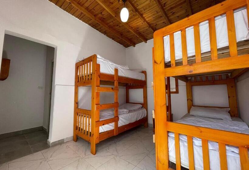 اتاق استاندارد چهار تخته, Auski Hostel Dahab