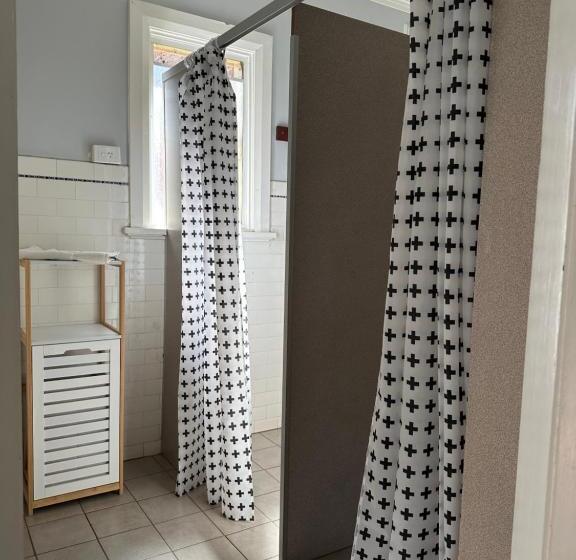 חדר סטנדרט, The Fed And Bed Temora