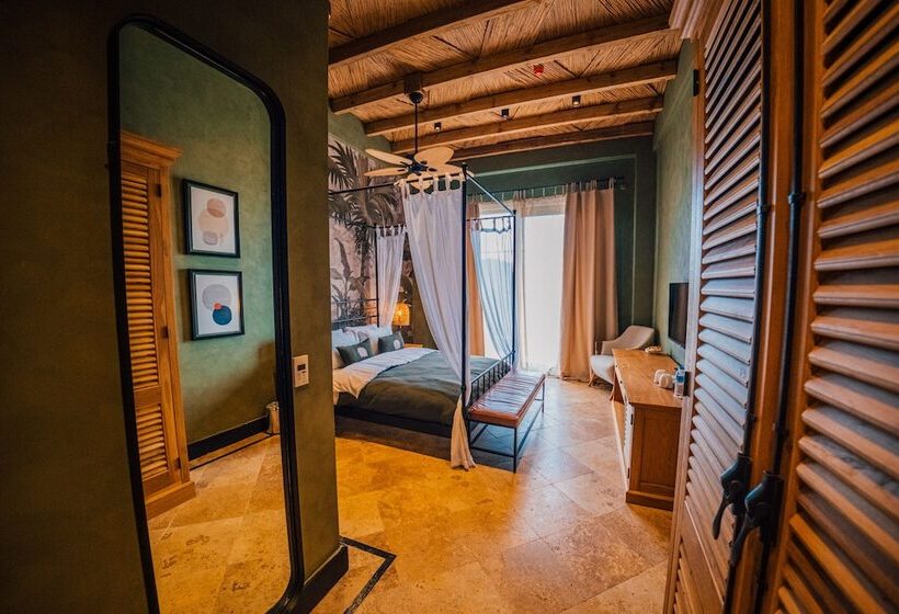 Deluxe Room Mountain View, The Remote