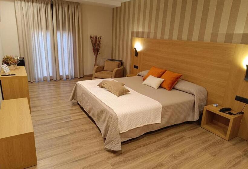 اتاق سوپریور, Praza Camelias