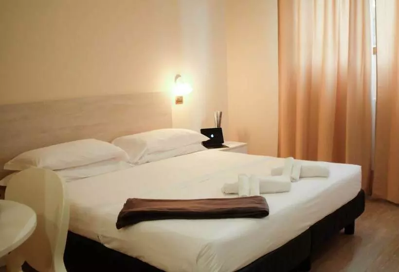 スタンダードルーム, Hp Fly Hotel Bologna