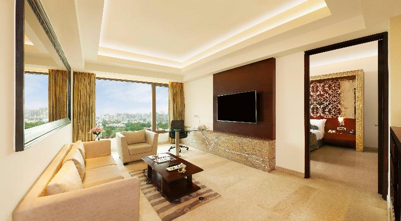 Люкс Executive Кровать Кинг, Crowne Plaza Ahmedabad City Centre, An Ihg