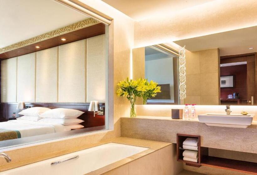 小型套房, Crowne Plaza Ahmedabad City Centre, An Ihg