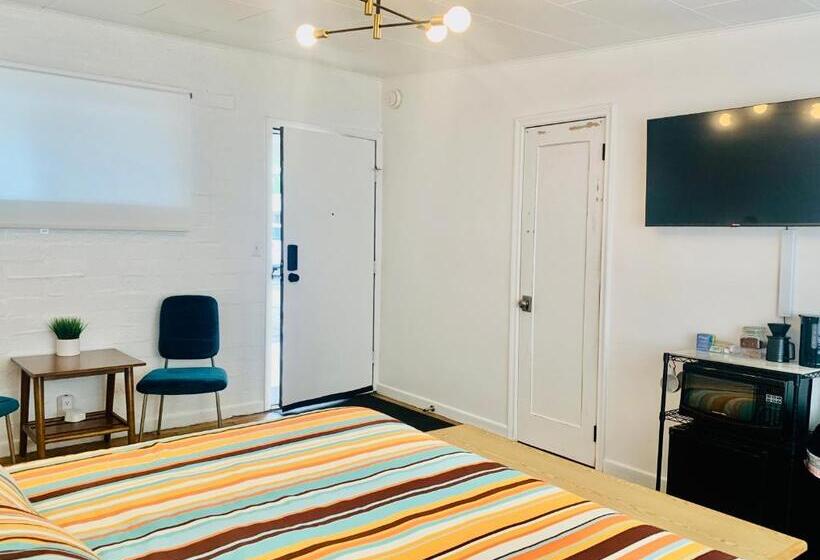 스탠다드 룸 킹사이즈 침대, Dragonfly Motor Lodge