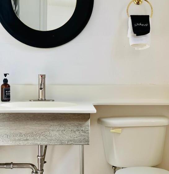 스탠다드 룸 킹사이즈 침대, Dragonfly Motor Lodge