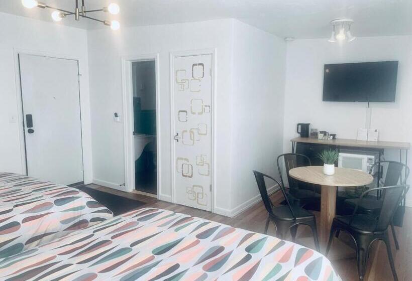 디럭스 스위트, Dragonfly Motor Lodge