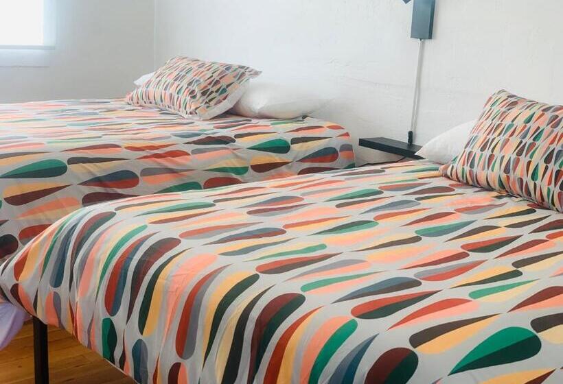 디럭스 스위트, Dragonfly Motor Lodge