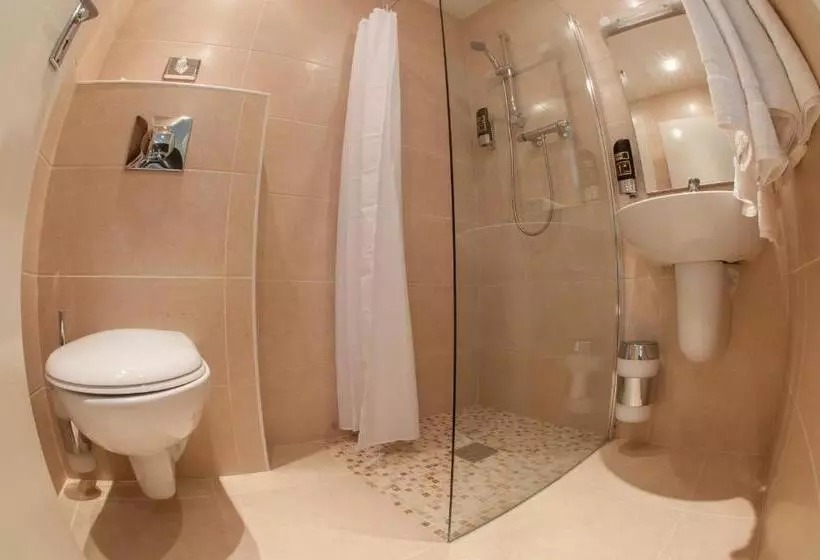 スタンダードシングルルーム, Silken Thomas Accommodation