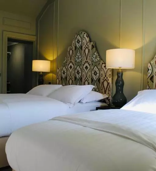 スーペリアトリプルルーム, Silken Thomas Accommodation