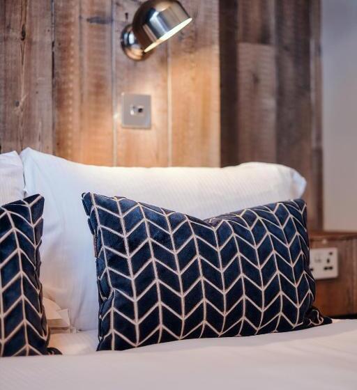 キャビン, The Black Lion Pub & Boutique Guesthouse