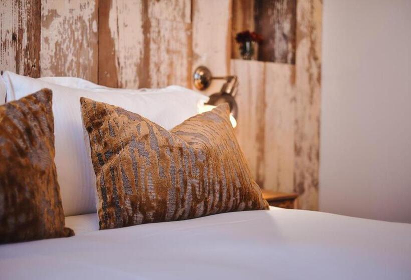 クラシックルーム, The Black Lion Pub & Boutique Guesthouse