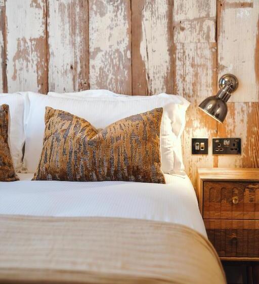 クラシックルーム, The Black Lion Pub & Boutique Guesthouse