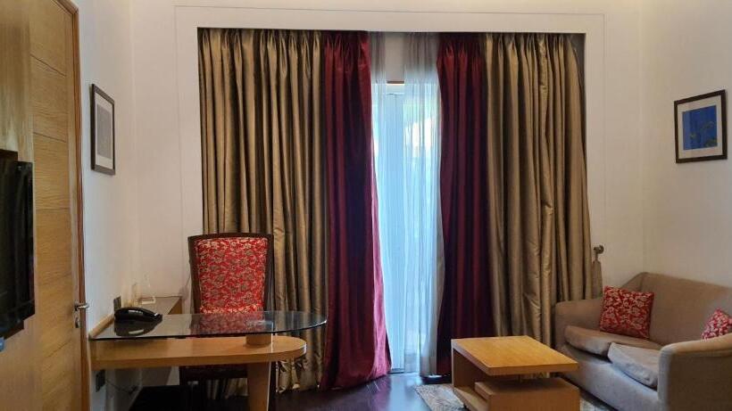 豪华房间, The Umrao