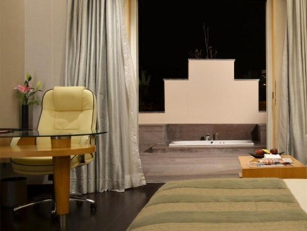 带大床的行政房间, The Umrao