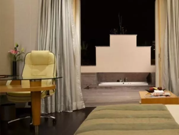 Executive Room King Size Bed