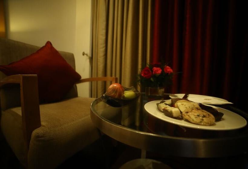 豪华房间, The Umrao