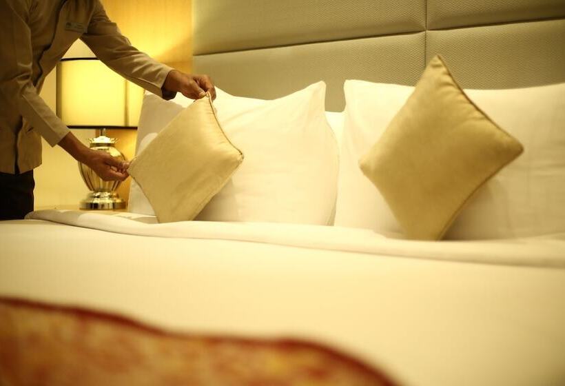 高级大房间, The Umrao