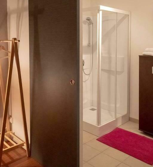 غرفة قياسية, Les Chambres Aux Portes De L Authie