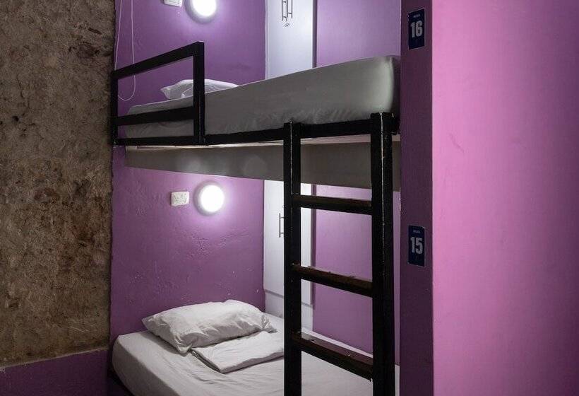 スタンダードルーム, Hostal Seven Nights Cartagena