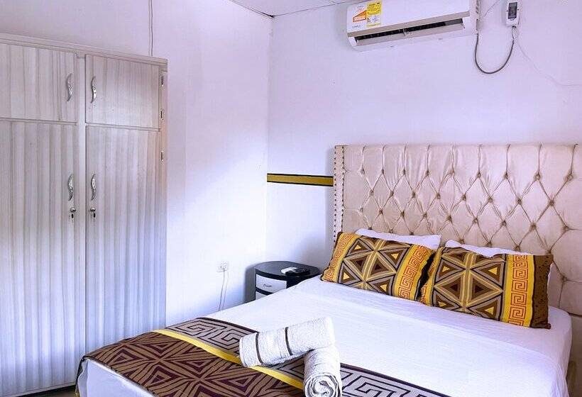 דירת חדר, Historic House