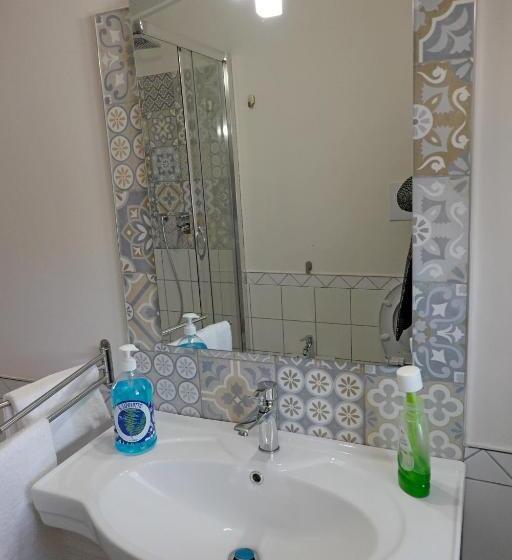 标准间, Gli Zii Di Sicilia