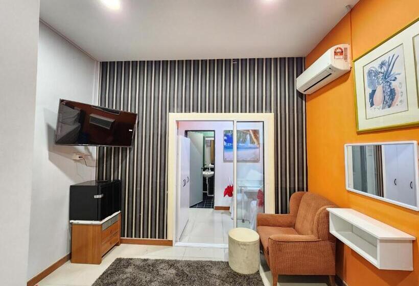 اتاق لوکس, Holiday Hostel Klcc