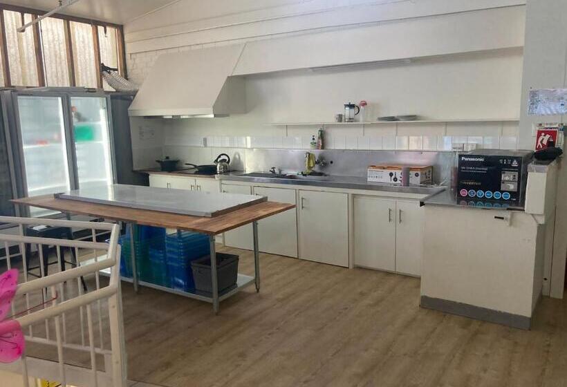 标准单人间, The Espy Hostel