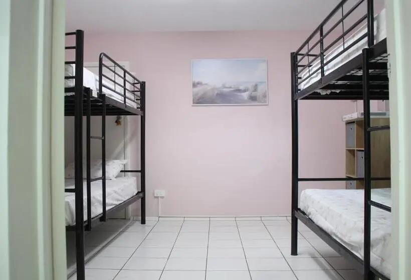 ルームシェアのワンベッド, The Espy Hostel