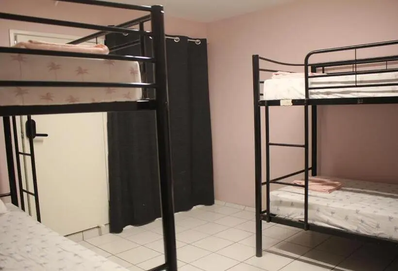 ルームシェアのワンベッド, The Espy Hostel
