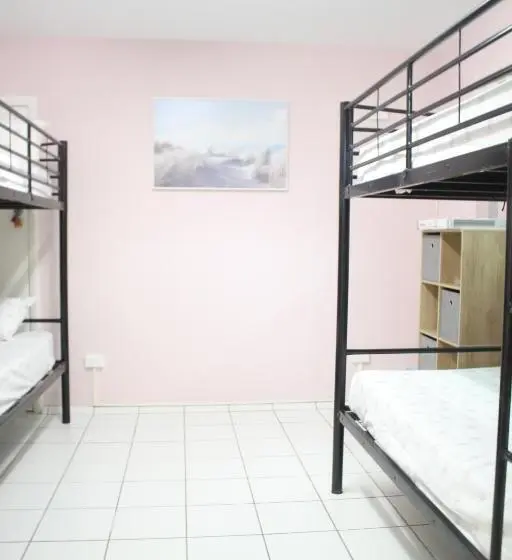 ルームシェアのワンベッド, The Espy Hostel