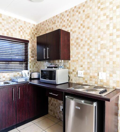 کلبه ییلاقی, Arebbusch Travel Lodge