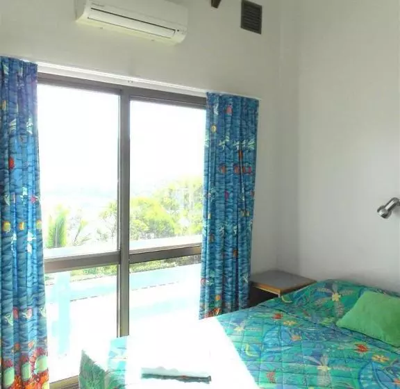 スリーベッドルーム ヴィラ, Coral Point Lodge