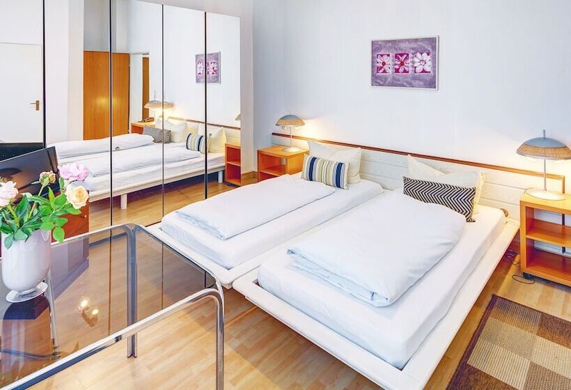 اتاق استاندارد, Cornelia